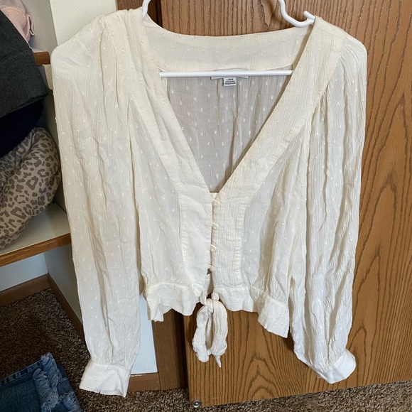 American Eagle Outfitters Tops - american eagle cropped flowy shirt
